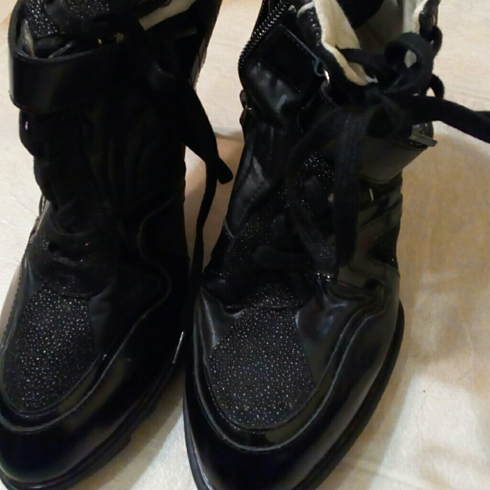 Booties - Picture 3 of 4